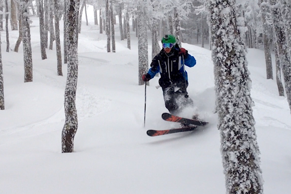 Alec Salisbury skiing